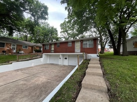 Building Photo - 10819 E Westport Rd