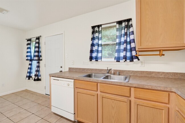 Building Photo - 10426 Briar Patch St