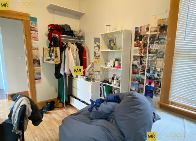 Building Photo - 70 Curtis St