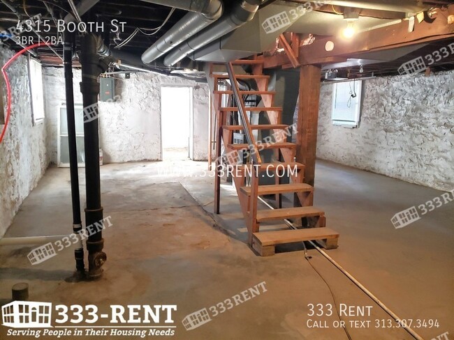 Building Photo - 4315 Booth St