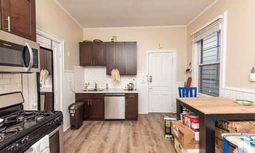 Building Photo - 1431 W Belmont Ave