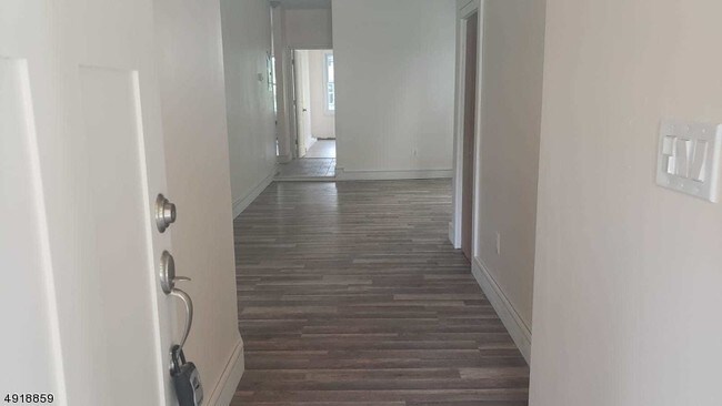 Primary Photo - 395 N Grove St