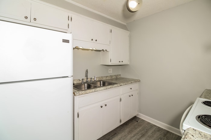 Building Photo - 1808 Laredo Dr