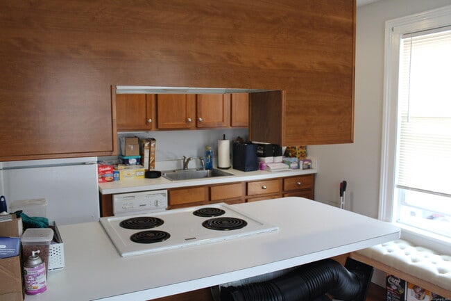 Building Photo - 66 Bridge St