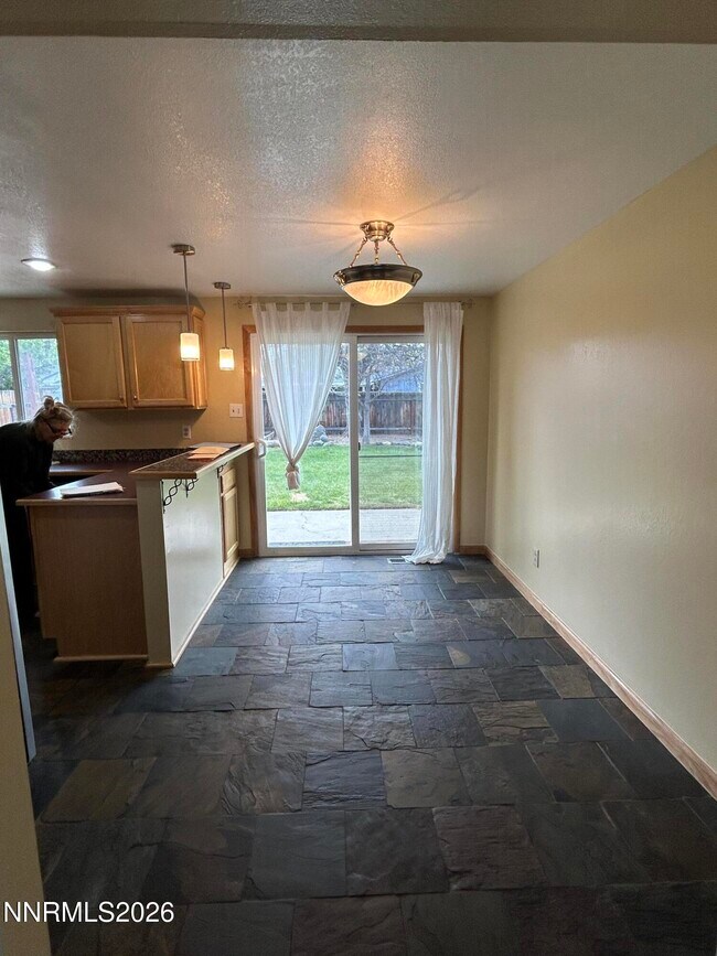 Building Photo - 1045 Johnson Pl