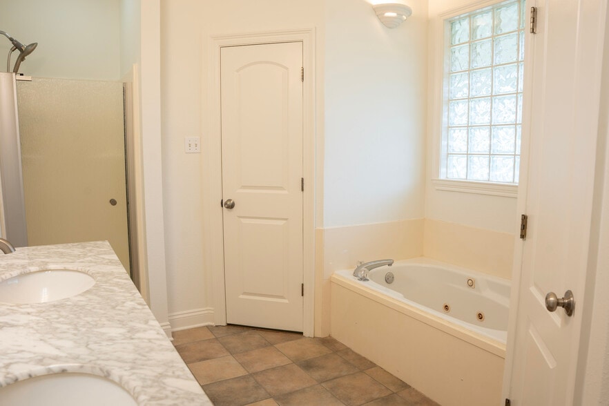 Building Photo - 32769 Faulkner Dr