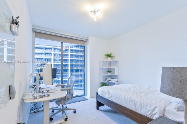 Building Photo - 1000 Brickell Plaza