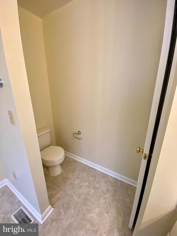 Building Photo - 9504 S Royal Crest Ct