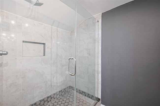 Building Photo - 12625 Memorial Dr