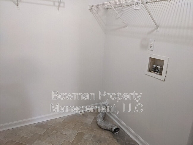 Building Photo - 255 Midway Rd