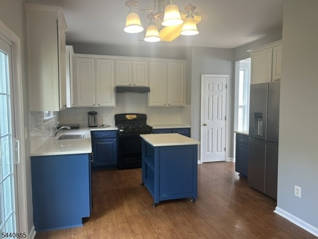 Building Photo - 246 Winding Hill Dr