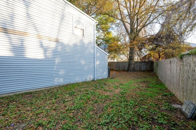 Building Photo - 163 Spruance Rd