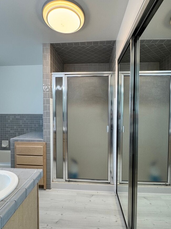 Building Photo - Large lower valley home, freshly remodeled...