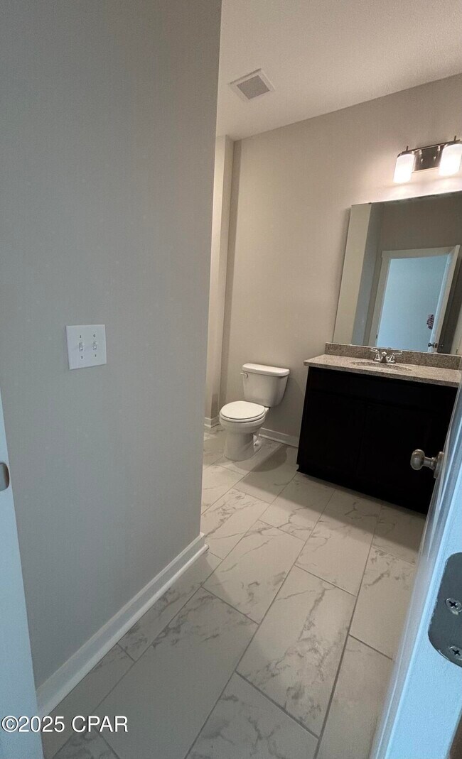 Building Photo - 1080 Blazing Star St