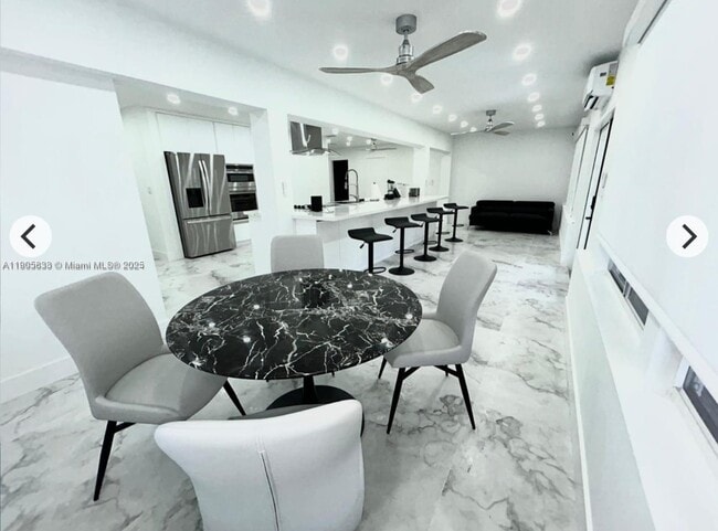 Building Photo - 4521 SW 55th Ave