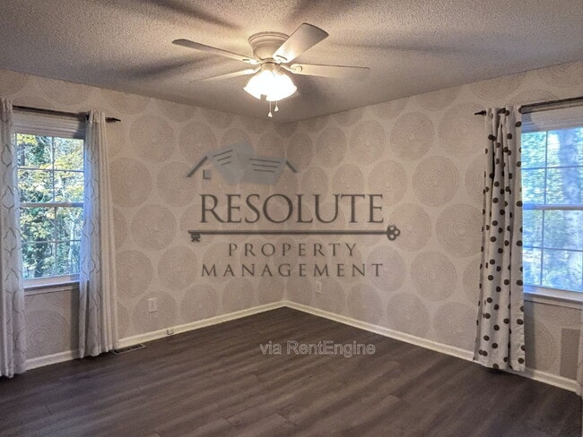 Building Photo - 1200 Brucemont Dr