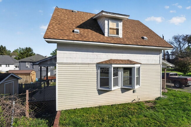 Building Photo - 139 Martin St