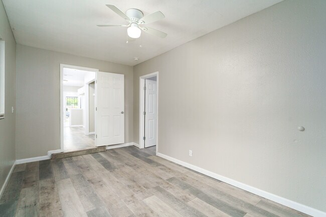 Building Photo - 4005 White St