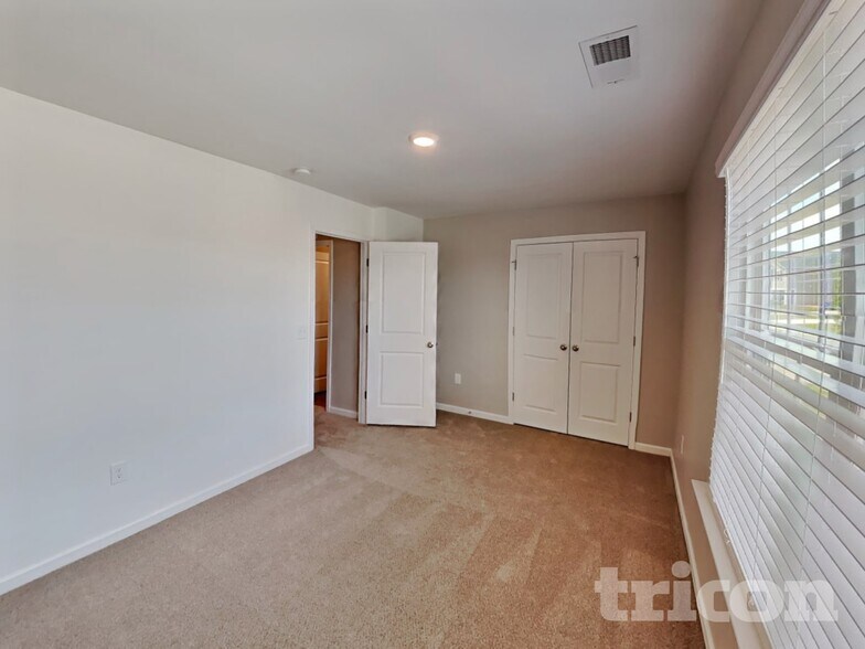 Building Photo - 934 Bosemon St