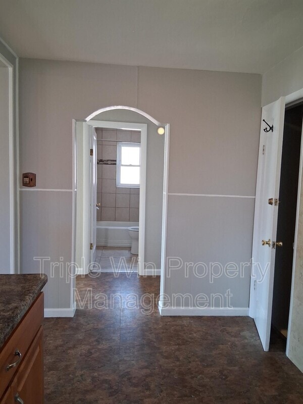 Building Photo - 313 Carthage Ave