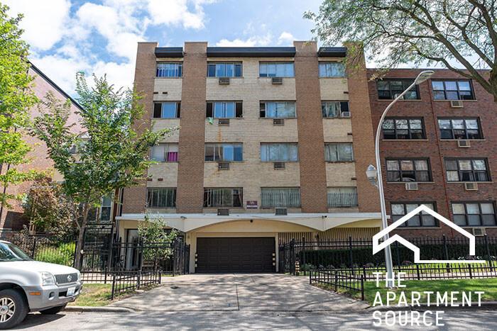 Building Photo - 5851 N Winthrop Ave