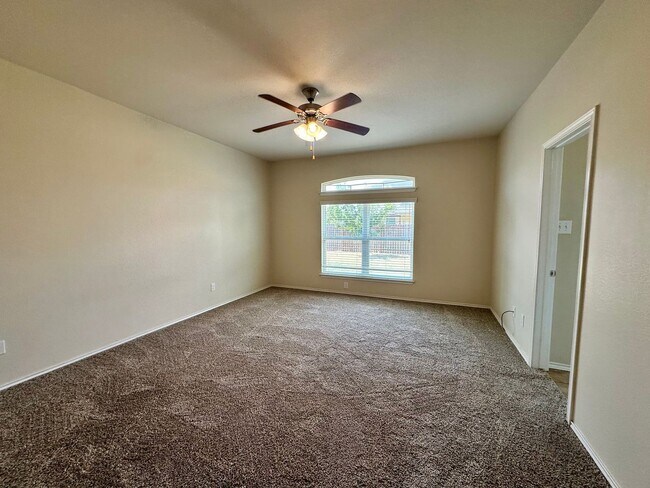 Building Photo - 9917 Desperado Dr