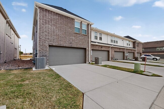 Building Photo - 1032 Bristleleaf Wy
