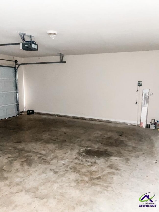 Building Photo - 105 Sutton Dr