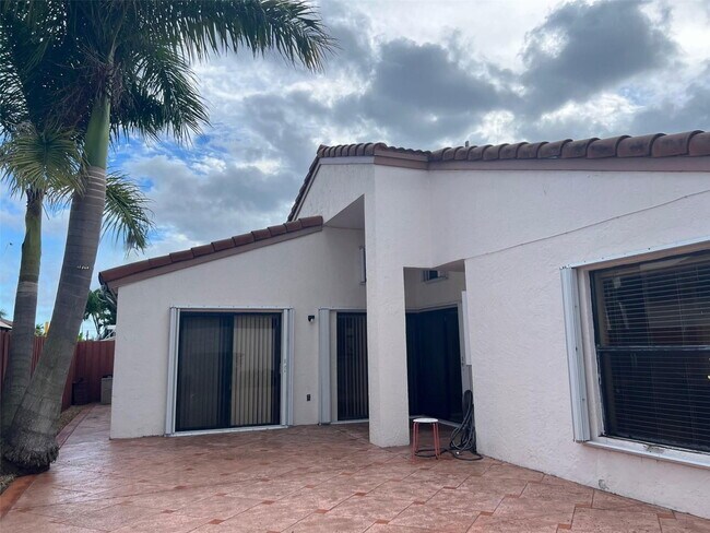 Building Photo - 619 SW 87th Pl