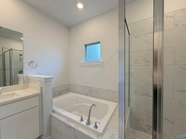 Building Photo - 11017 Wayland Rdg Dr