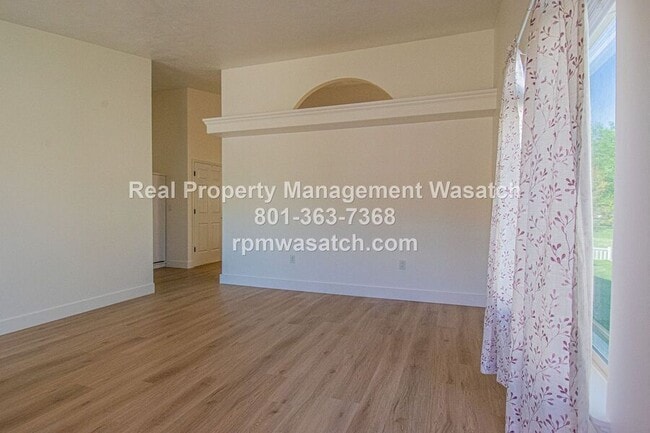 Building Photo - 25 Clubhouse Dr