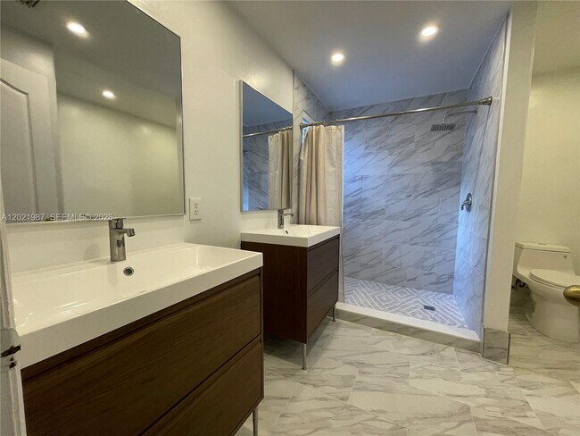 Building Photo - 3510 SW 170th Ave