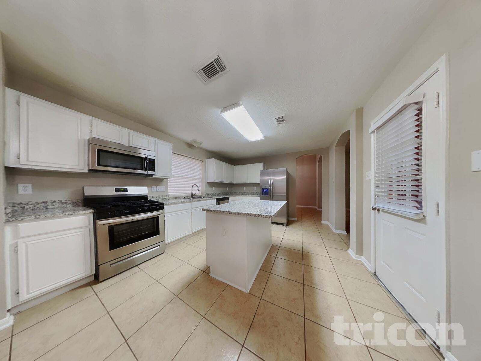 Building Photo - 7002 Echo Pines Dr