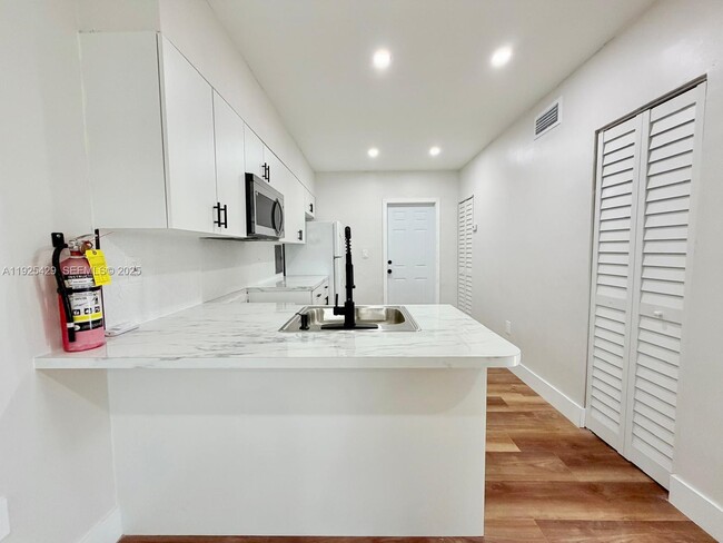 Building Photo - 4801 NW 33rd Ave