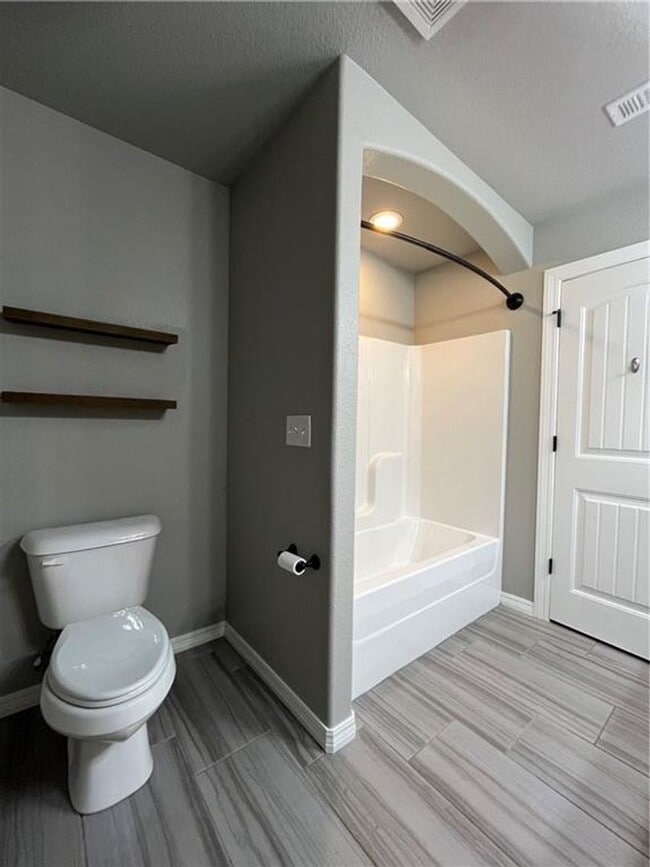 Building Photo - 4608 W Wales Dr