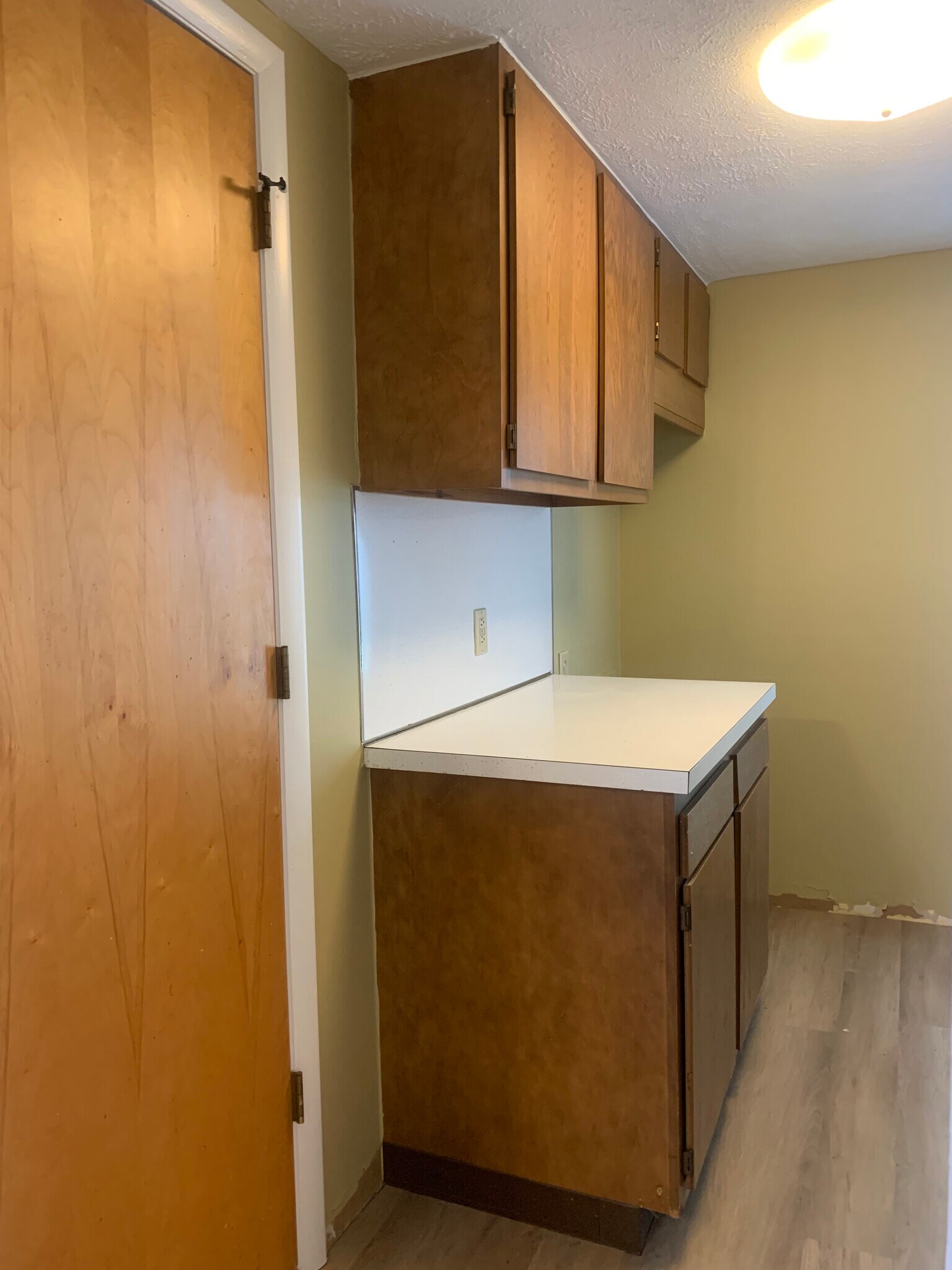 Building Photo - 113 E Sands St