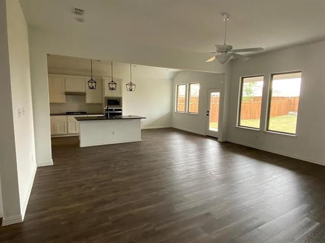 Building Photo - 2221 Grassland Ave