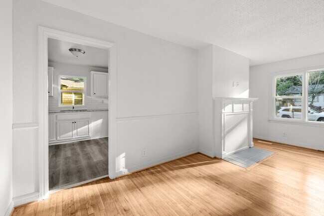 Building Photo - Charming 3 Bedroom, 2 Bathroom house