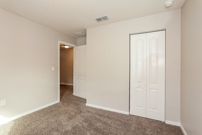 Building Photo - 6780 Sandle Dr