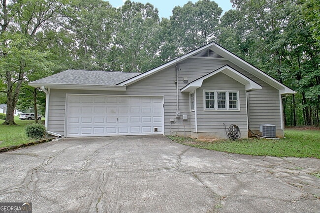 Building Photo - 135 Windham Way