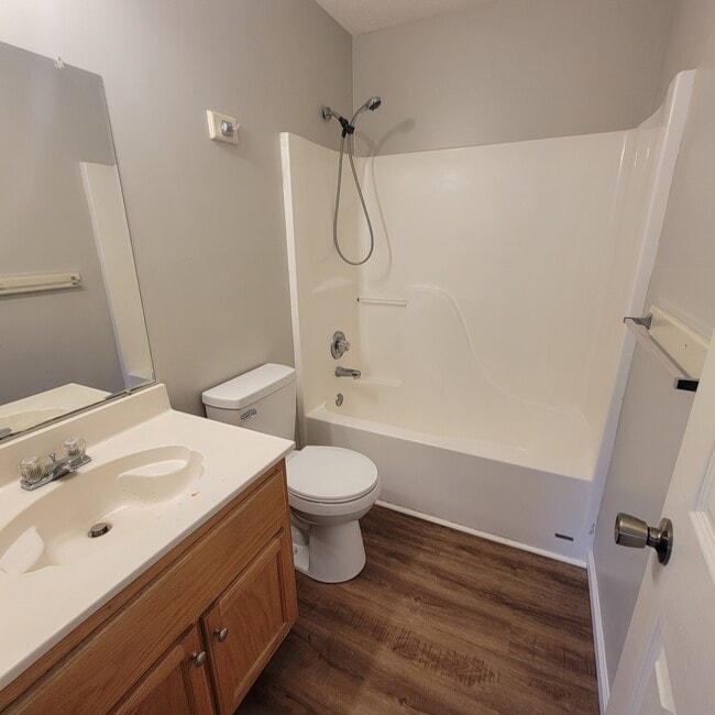 Building Photo - 1616 Linda Ave