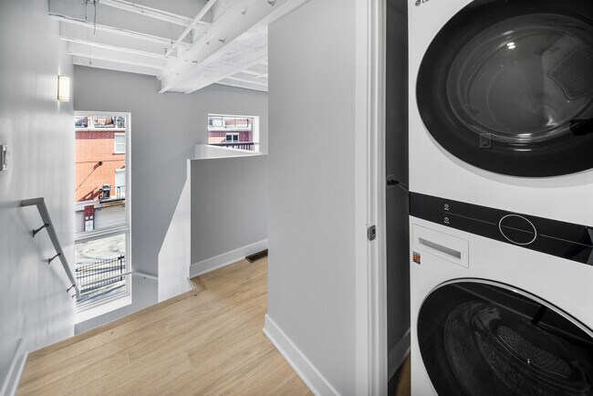 Building Photo - 4638 N Ashland Ave