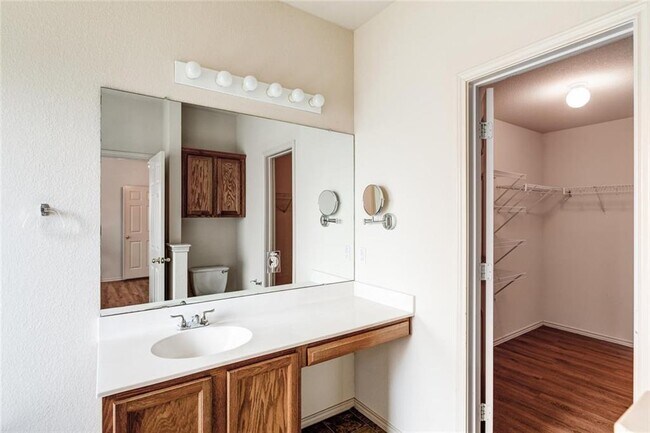 Building Photo - 405 Fort Thomas Pl