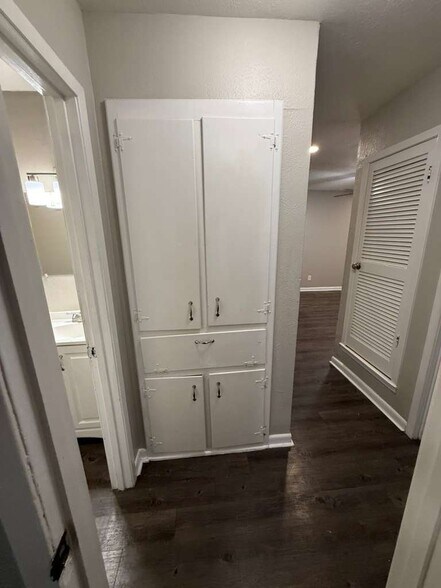 Building Photo - 2522 Normont Cir