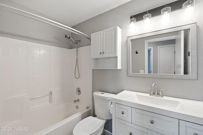 Building Photo - 8515 Placita De Lorena