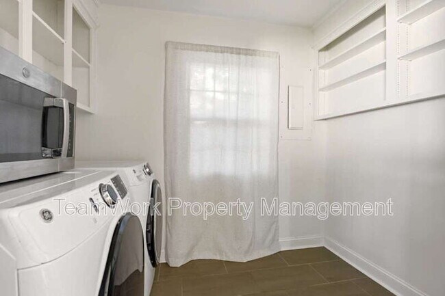 Building Photo - 1127 Snap Dragon Ct