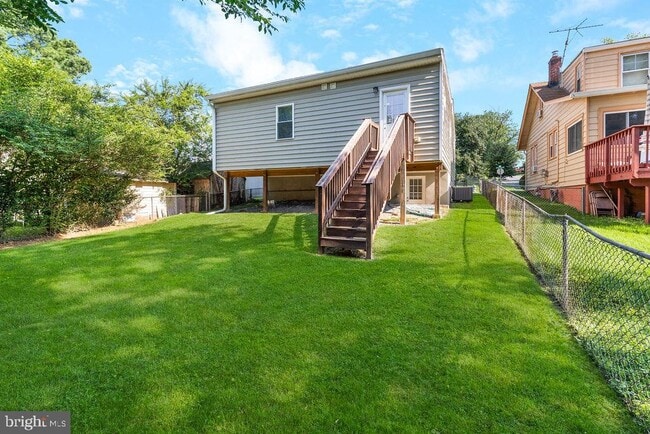 Building Photo - 5803 Ravenswood Rd