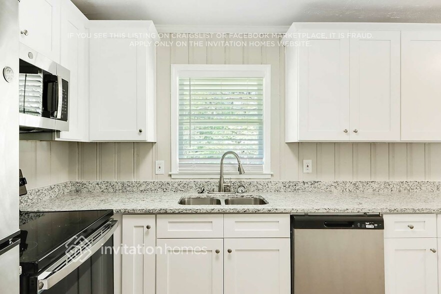 Building Photo - 4378 Chelou Dr