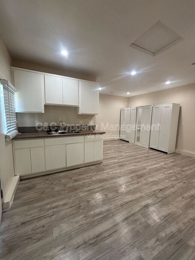 Building Photo - 1408 E 142nd St