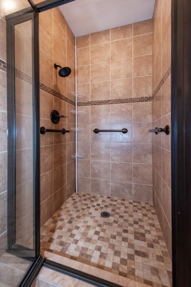 Building Photo - 1004 Potlatch Cir